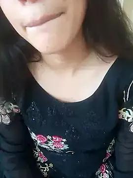 Rose_piya from StripChat is Freechat