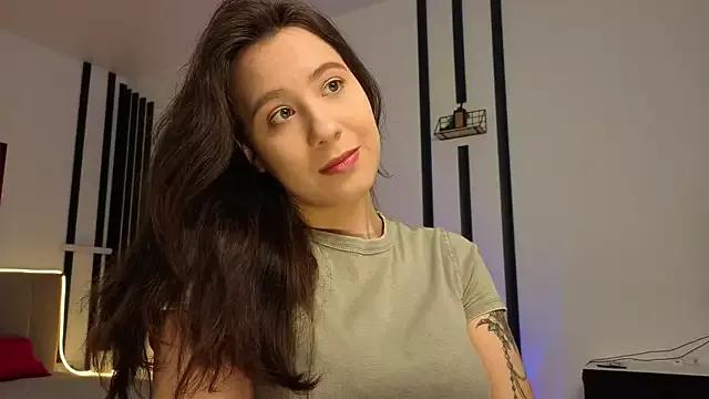 Discover our girls online shows and discover the company of countless livestreamers, with stunning shapes, sex toys and more.