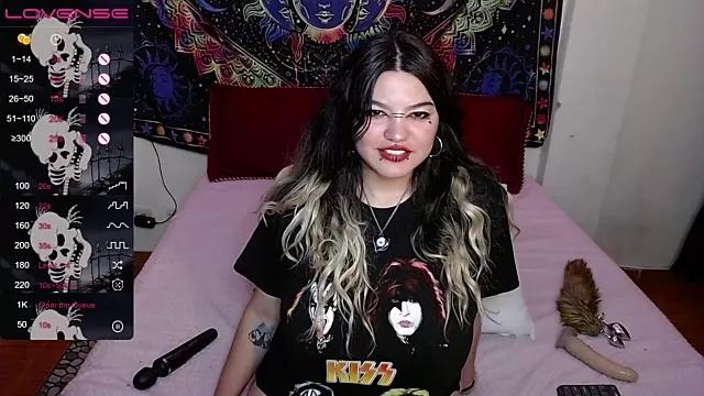 RossalieAdam24 from StripChat