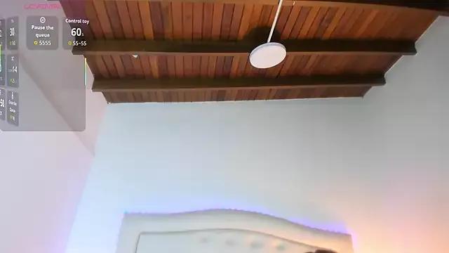 rossecollinss_ from StripChat is Freechat
