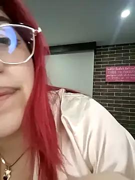 Discover our girls online shows and discover the company of countless livestreamers, with stunning shapes, sex toys and more.