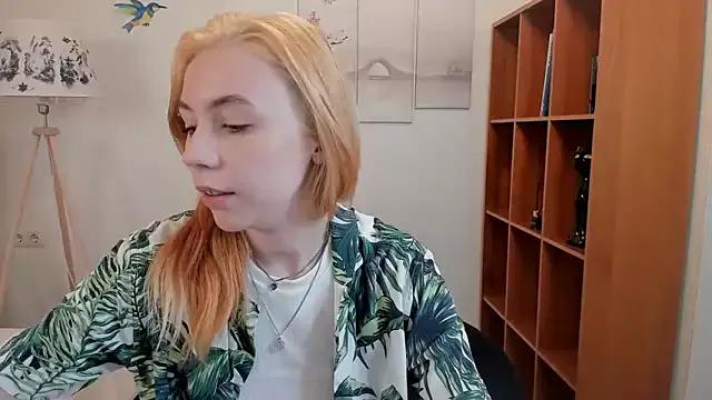 Discover our girls online shows and discover the company of countless livestreamers, with stunning shapes, sex toys and more.