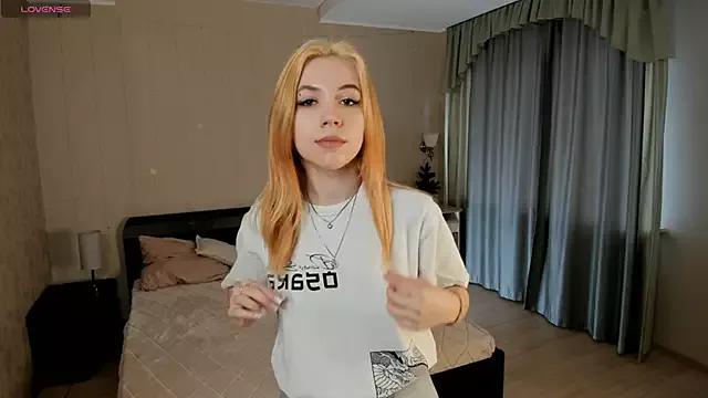 Discover our girls online shows and discover the company of countless livestreamers, with stunning shapes, sex toys and more.