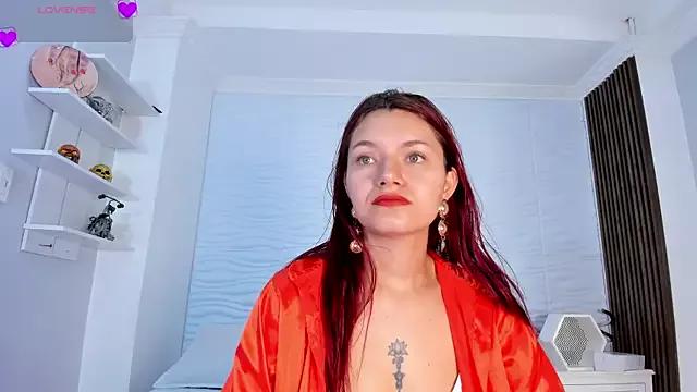 Discover our girls online shows and discover the company of countless livestreamers, with stunning shapes, sex toys and more.