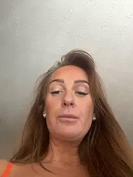 RoxRoseX from StripChat is Freechat
