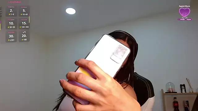 Roxxi_2110 from StripChat