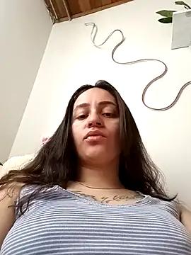 RoxxieAndrews777 from StripChat