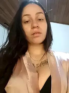Discover our girls online shows and discover the company of countless livestreamers, with stunning shapes, sex toys and more.