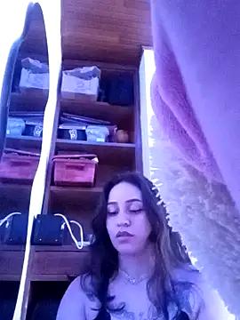 RoxxieAndrews777 from StripChat
