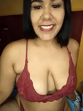 Roxxybigboobs from StripChat