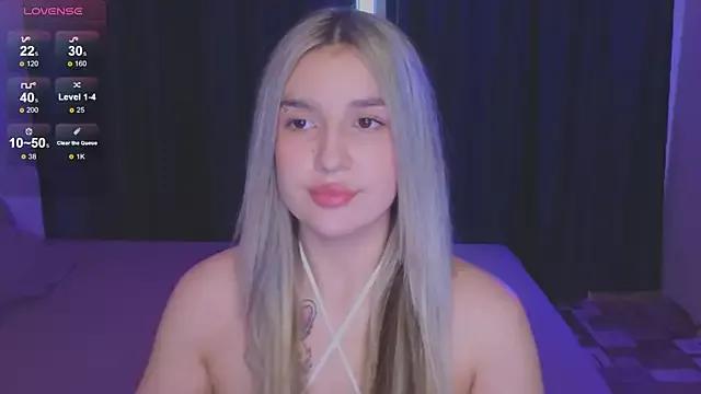 RoxyChill from StripChat is Freechat