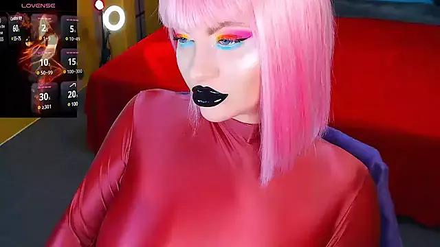 Discover our girls online shows and discover the company of countless livestreamers, with stunning shapes, sex toys and more.