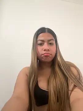 Photos of roxyfoxy11 from StripChat is Freechat