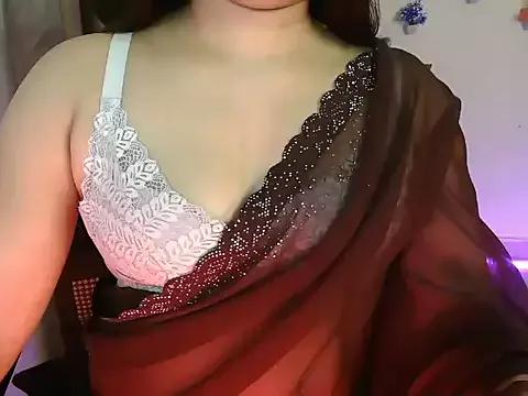 Royal_zara from StripChat is Freechat