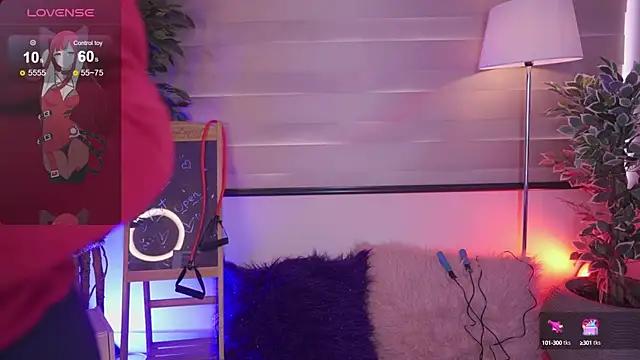 Discover our girls online shows and discover the company of countless livestreamers, with stunning shapes, sex toys and more.