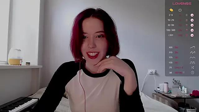 Discover our girls online shows and discover the company of countless livestreamers, with stunning shapes, sex toys and more.