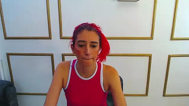 Discover our girls online shows and discover the company of countless livestreamers, with stunning shapes, sex toys and more.