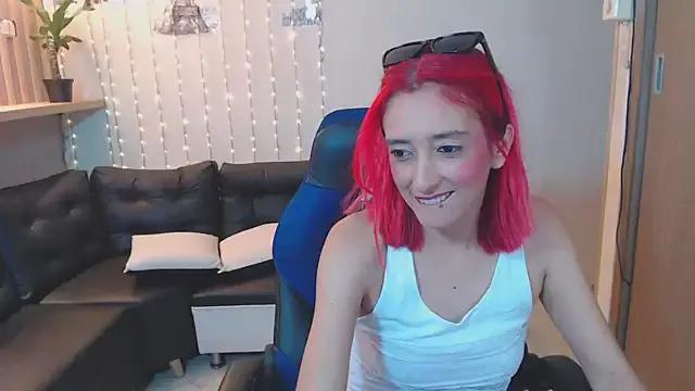 Discover our girls online shows and discover the company of countless livestreamers, with stunning shapes, sex toys and more.