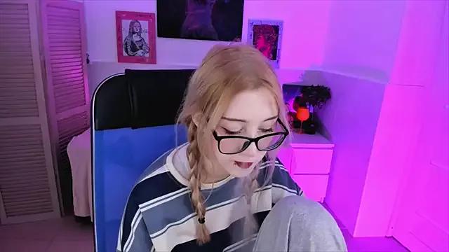 RubyBennett from StripChat is Freechat