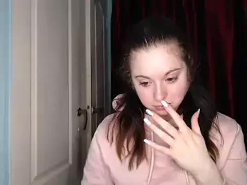 Discover our girls online shows and discover the company of countless livestreamers, with stunning shapes, sex toys and more.