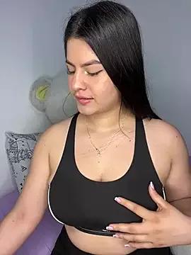 Saanvi21 from StripChat