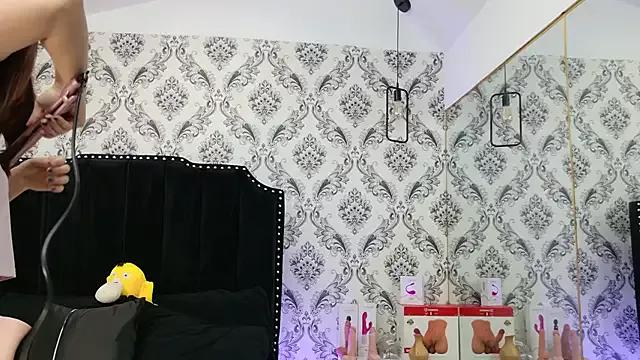 SaaraBrown from StripChat