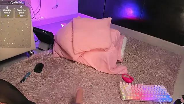 sabrinamoonie from StripChat is Freechat