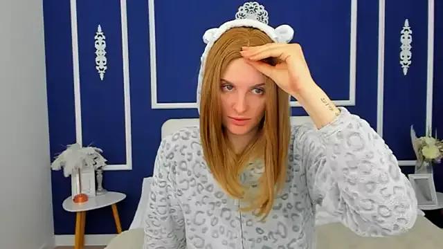 Discover our girls online shows and discover the company of countless livestreamers, with stunning shapes, sex toys and more.