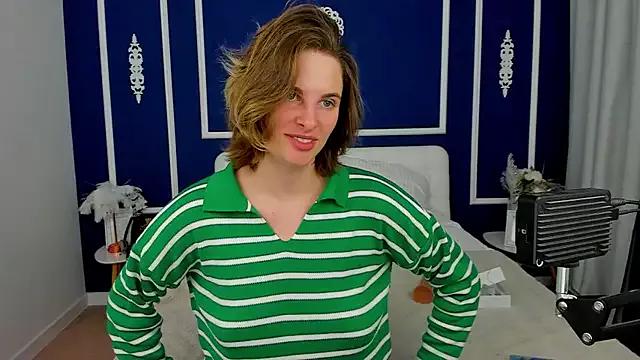 Discover our girls online shows and discover the company of countless livestreamers, with stunning shapes, sex toys and more.