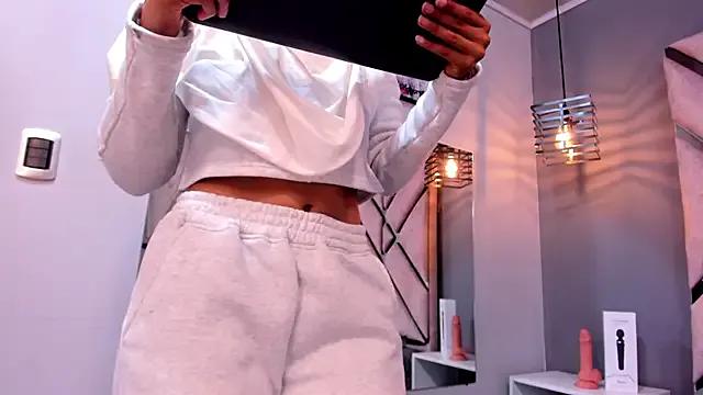 Sahaara_ from StripChat