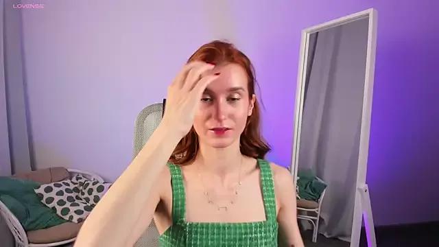 Sally_Biscuit from StripChat is Freechat