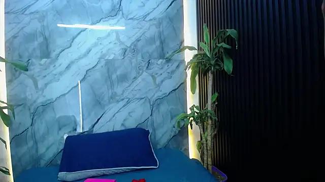 Discover our girls online shows and discover the company of countless livestreamers, with stunning shapes, sex toys and more.