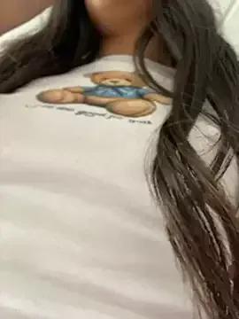 Discover our girls online shows and discover the company of countless livestreamers, with stunning shapes, sex toys and more.