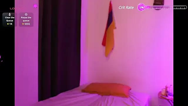 Discover our girls online shows and discover the company of countless livestreamers, with stunning shapes, sex toys and more.