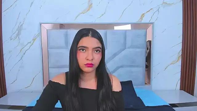 SalomeOrtiiz from StripChat is Freechat