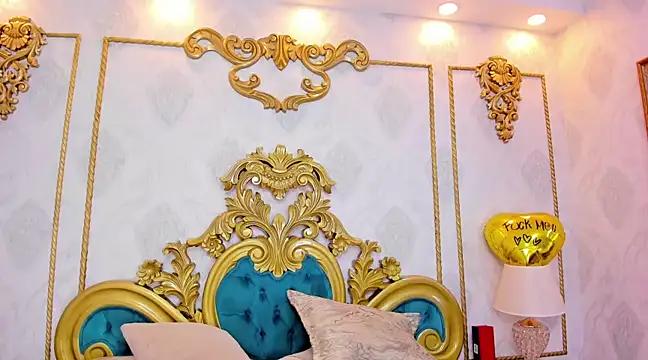 Discover our girls online shows and discover the company of countless livestreamers, with stunning shapes, sex toys and more.