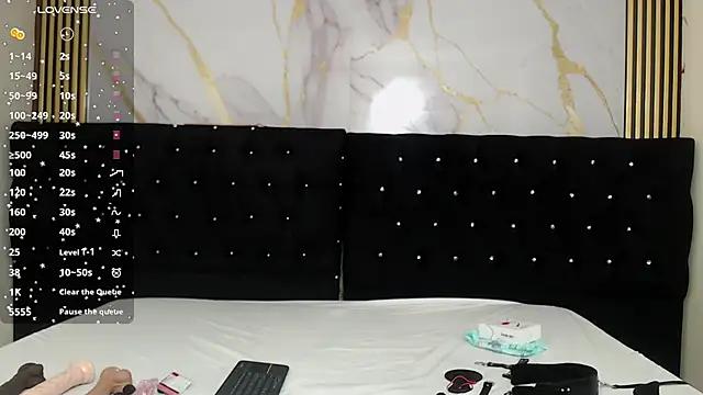 Discover our girls online shows and discover the company of countless livestreamers, with stunning shapes, sex toys and more.
