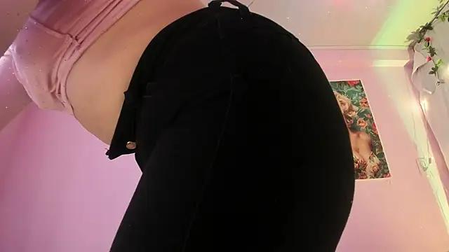 Samanta_roberts1 from StripChat
