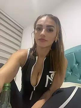 Samantha_bigboobs from StripChat