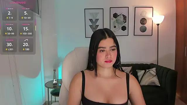 Discover our girls online shows and discover the company of countless livestreamers, with stunning shapes, sex toys and more.