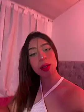 Discover our girls online shows and discover the company of countless livestreamers, with stunning shapes, sex toys and more.