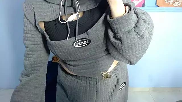 Samantha_Redsx21 from StripChat