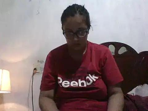Samanthat33 from StripChat