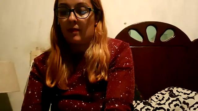 Samanthat33 from StripChat