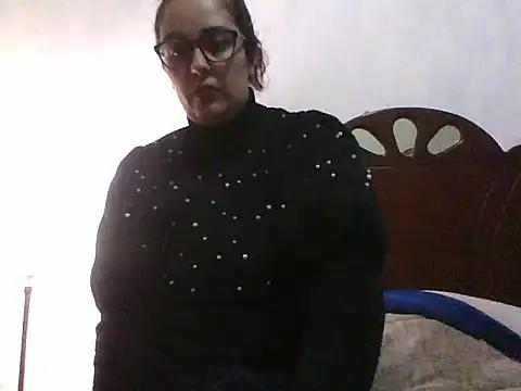 Samanthat33 from StripChat