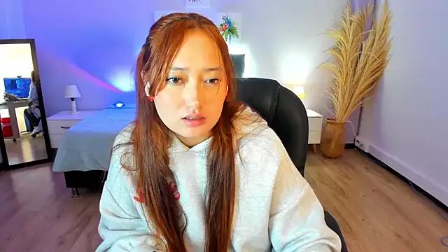 Discover our girls online shows and discover the company of countless livestreamers, with stunning shapes, sex toys and more.