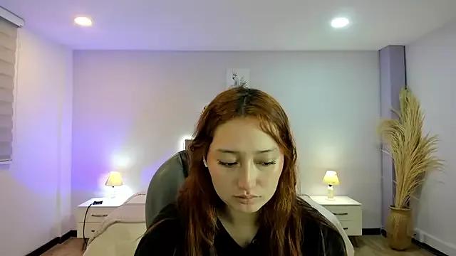 Discover our girls online shows and discover the company of countless livestreamers, with stunning shapes, sex toys and more.