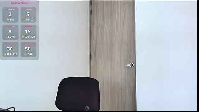 Discover our girls online shows and discover the company of countless livestreamers, with stunning shapes, sex toys and more.