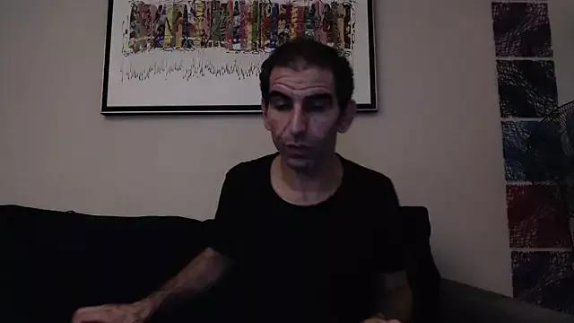 Discover our girls online shows and discover the company of countless livestreamers, with stunning shapes, sex toys and more.