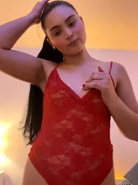 Discover our girls online shows and discover the company of countless livestreamers, with stunning shapes, sex toys and more.
